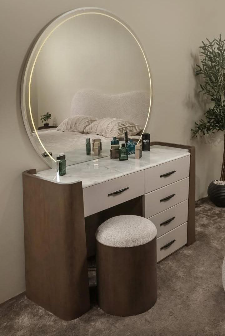 af076a6f11eb7d22ccdb218177283f2d.jpg Stylish Modern Luxury Dressing Table-05 - Image 1